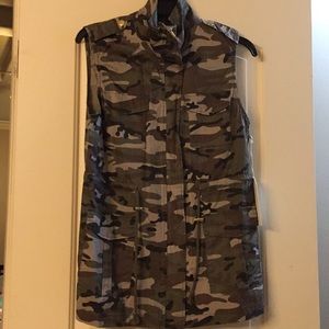 Angel Kiss Camo Vest